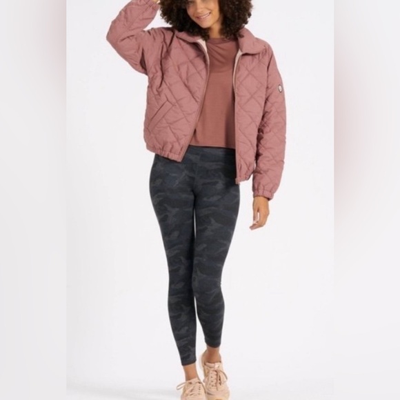 Vuori Echo Insulated Bomber Jacket - Picture 1 of 9